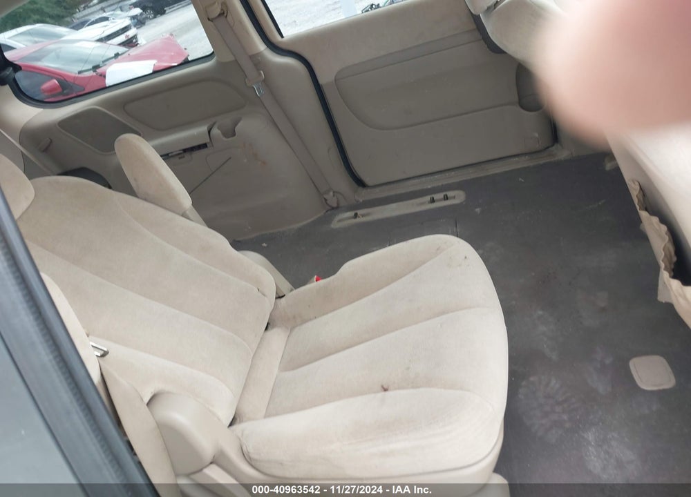 2008 KIA SEDONA LX VIN: KNDMB233X86193618