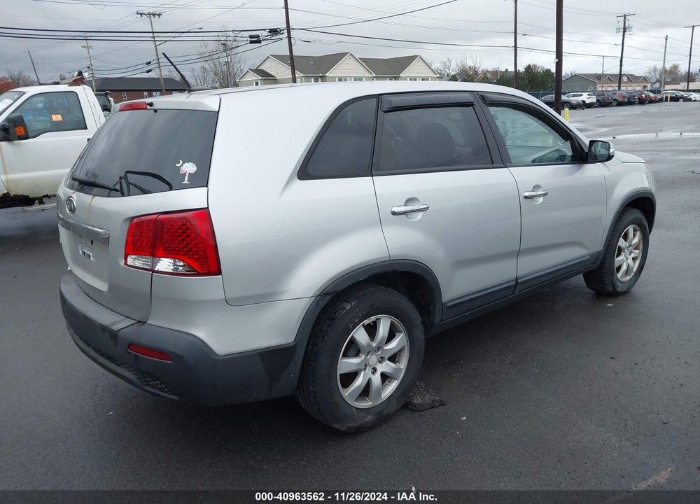 2011 KIA SORENTO LX VIN: 5XYKT3A14BG186552
