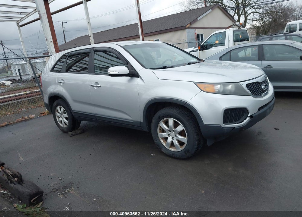 2011 KIA SORENTO LX VIN: 5XYKT3A14BG186552