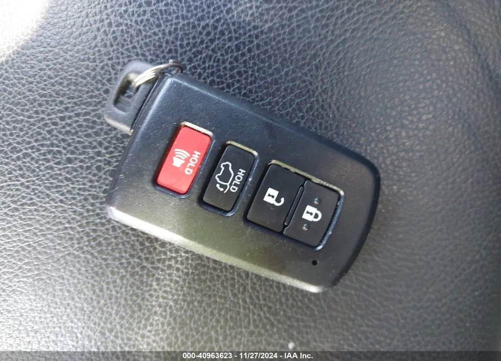 2017 TOYOTA RAV4 SE VIN: 2T3NFREV3HW375921