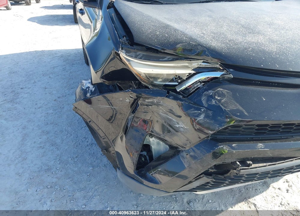2017 TOYOTA RAV4 SE VIN: 2T3NFREV3HW375921