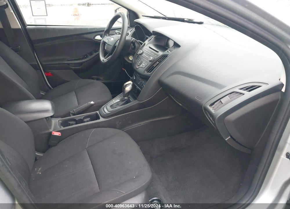 2015 FORD FOCUS SE VIN: 1FADP3F24FL329109