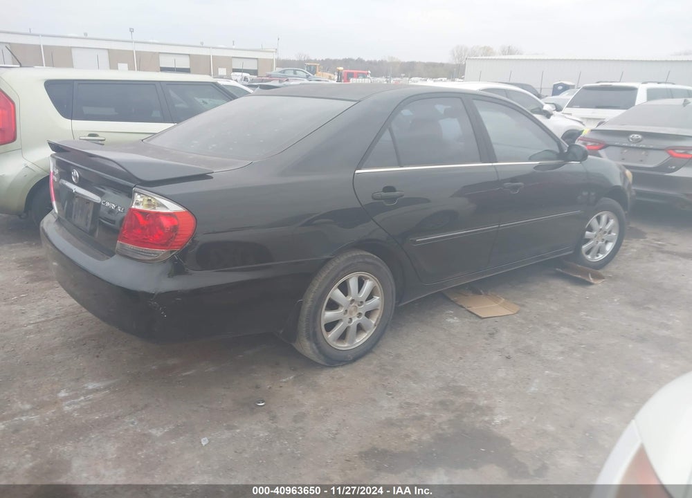 2005 TOYOTA CAMRY XLE VIN: JTDBE32KX53033622