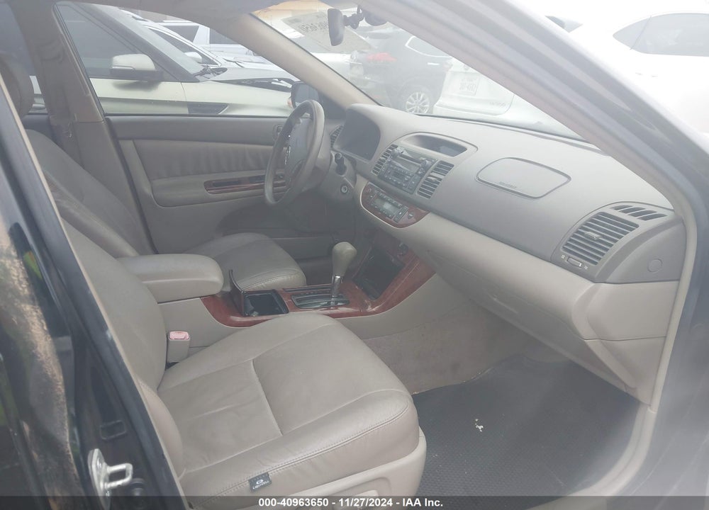 2005 TOYOTA CAMRY XLE VIN: JTDBE32KX53033622