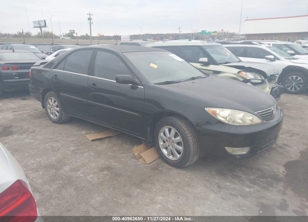 2005 TOYOTA CAMRY XLE VIN: JTDBE32KX53033622