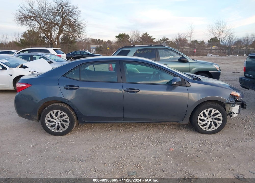 2018 TOYOTA COROLLA LE VIN: 2T1BURHE8JC077319