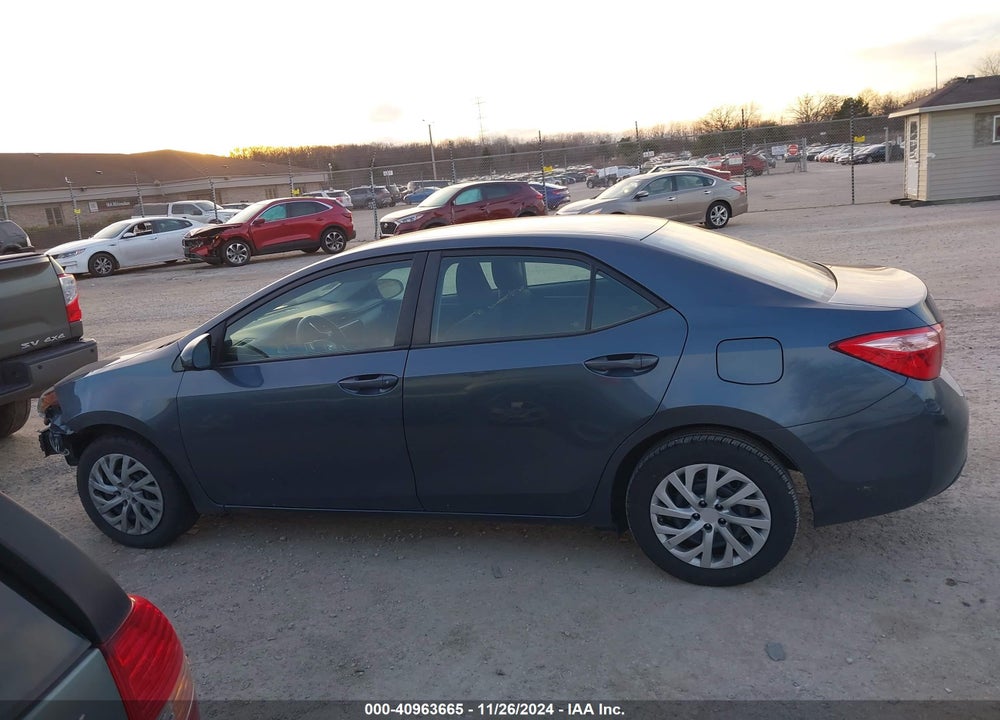 2018 TOYOTA COROLLA LE VIN: 2T1BURHE8JC077319