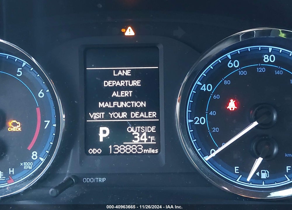 2018 TOYOTA COROLLA LE VIN: 2T1BURHE8JC077319