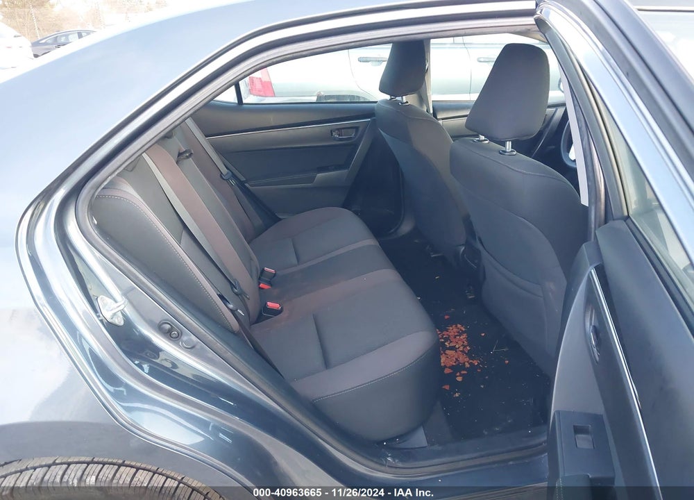 2018 TOYOTA COROLLA LE VIN: 2T1BURHE8JC077319
