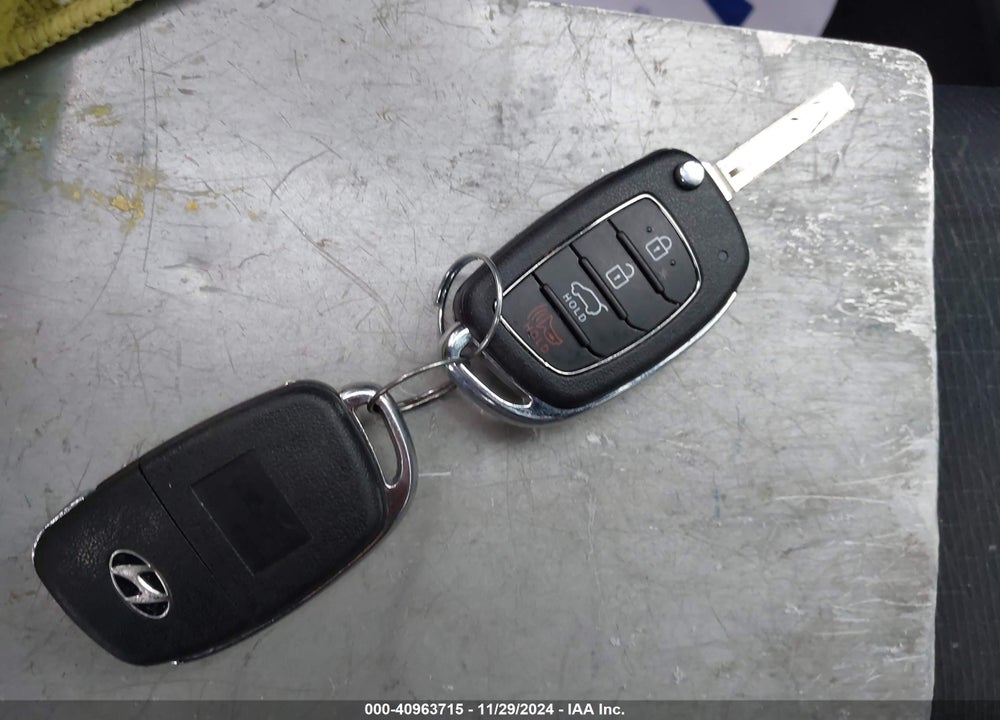 2018 HYUNDAI TUCSON VIN: KM8J23A48JU671875