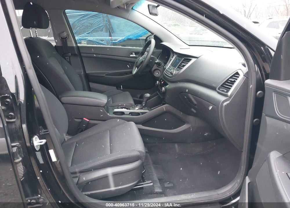 2018 HYUNDAI TUCSON VIN: KM8J23A48JU671875