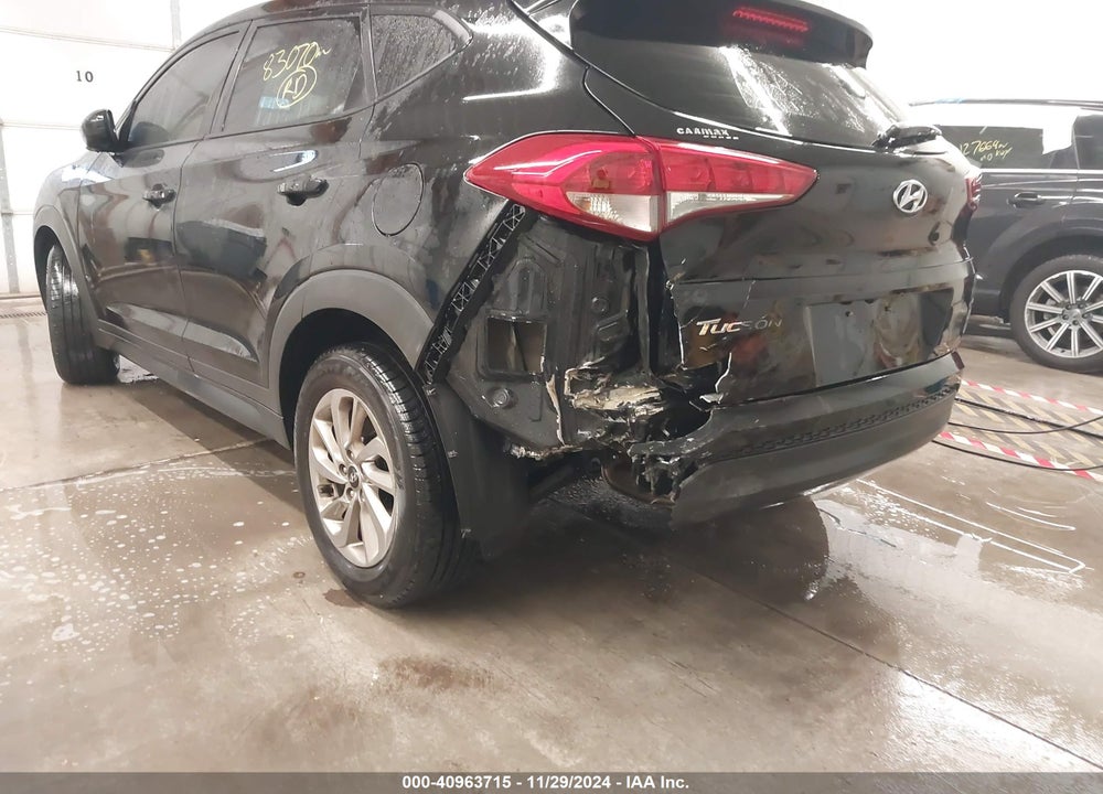 2018 HYUNDAI TUCSON VIN: KM8J23A48JU671875