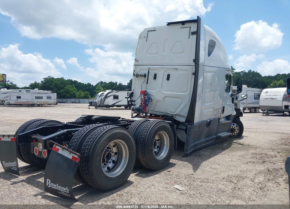 2021 FREIGHTLINER NEW CASCADIA 126 VIN: 3AKJHHDR8MSMG8995