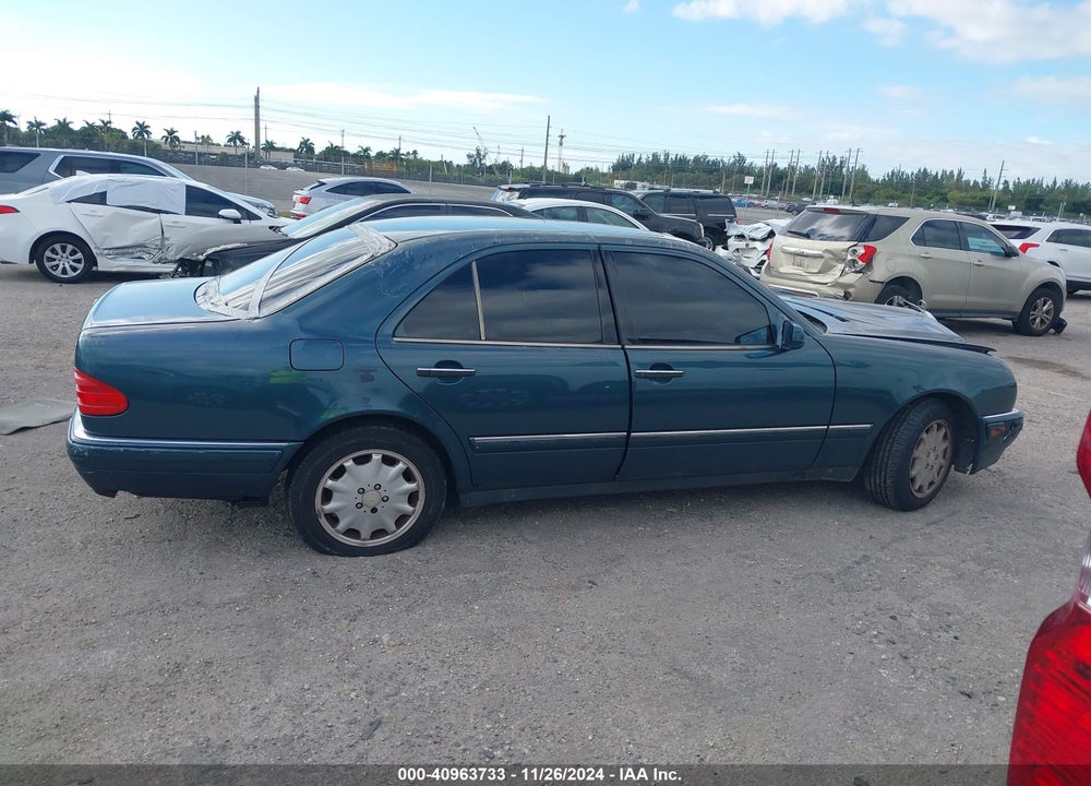 1999 MERCEDES-BENZ E 300 DIESEL VIN: WDBJF25HXXA810882