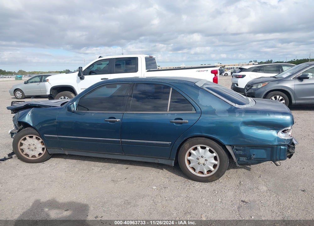 1999 MERCEDES-BENZ E 300 DIESEL VIN: WDBJF25HXXA810882