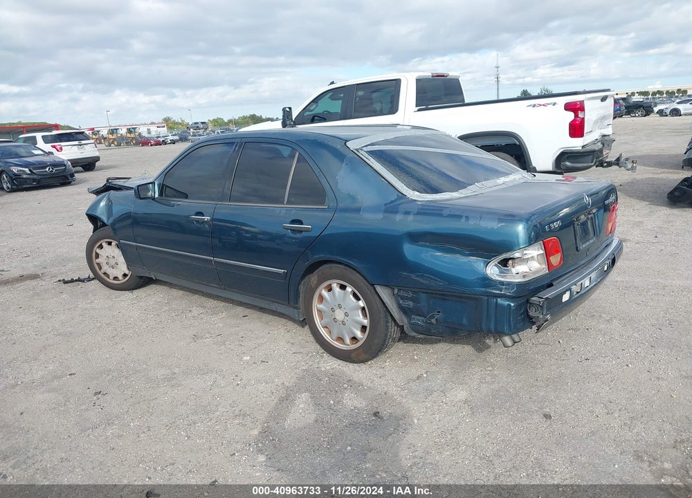 1999 MERCEDES-BENZ E 300 DIESEL VIN: WDBJF25HXXA810882