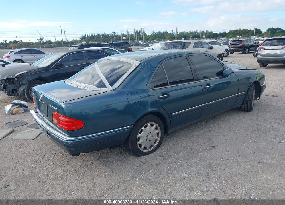 1999 MERCEDES-BENZ E 300 DIESEL VIN: WDBJF25HXXA810882
