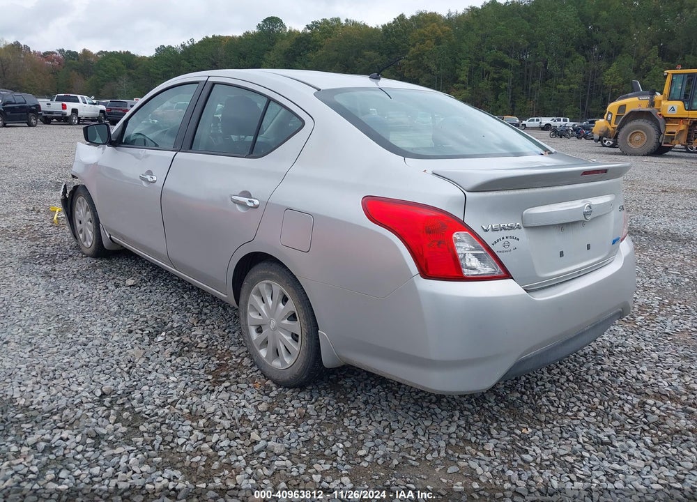 2015 NISSAN VERSA 1.6 SV VIN: 3N1CN7AP1FL809220