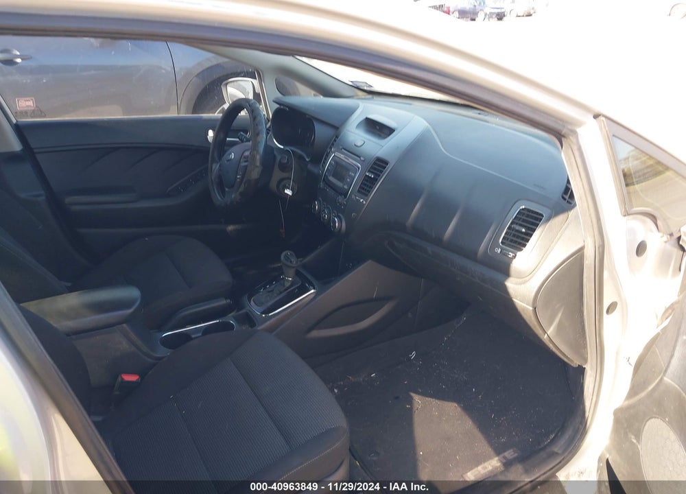 2017 KIA FORTE LX VIN: 3KPFK4A7XHE157965
