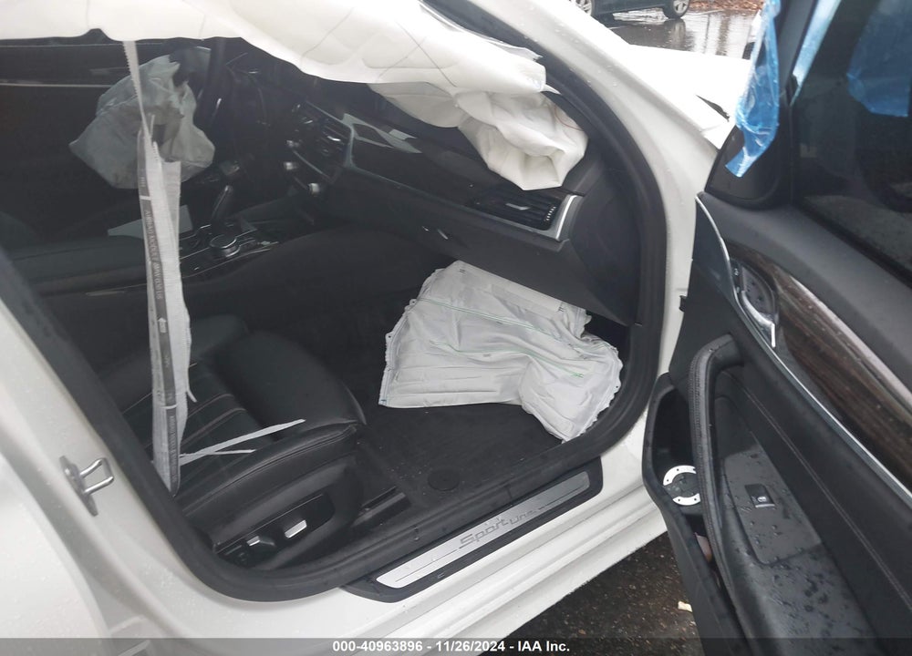 2018 BMW 540 VIN: WBAJE7C56JG891066