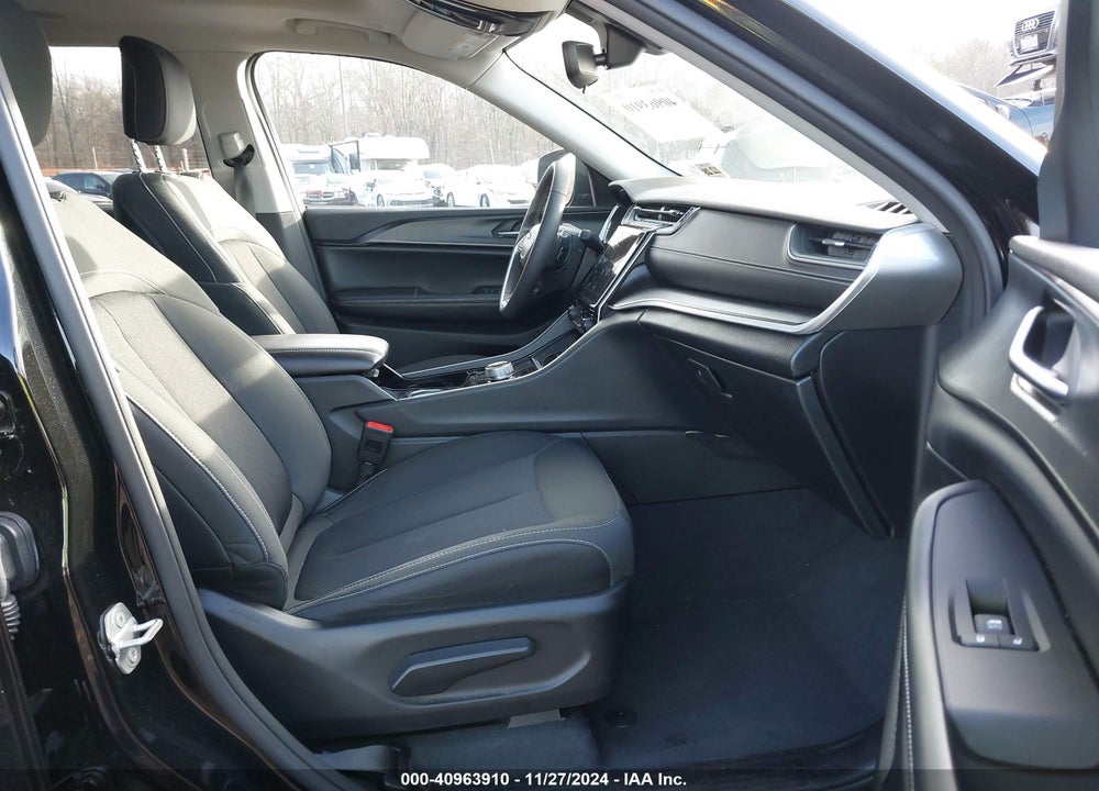 2023 JEEP GRAND CHEROKEE L LAREDO 4X4 VIN: 1C4RJKAG2P8861400