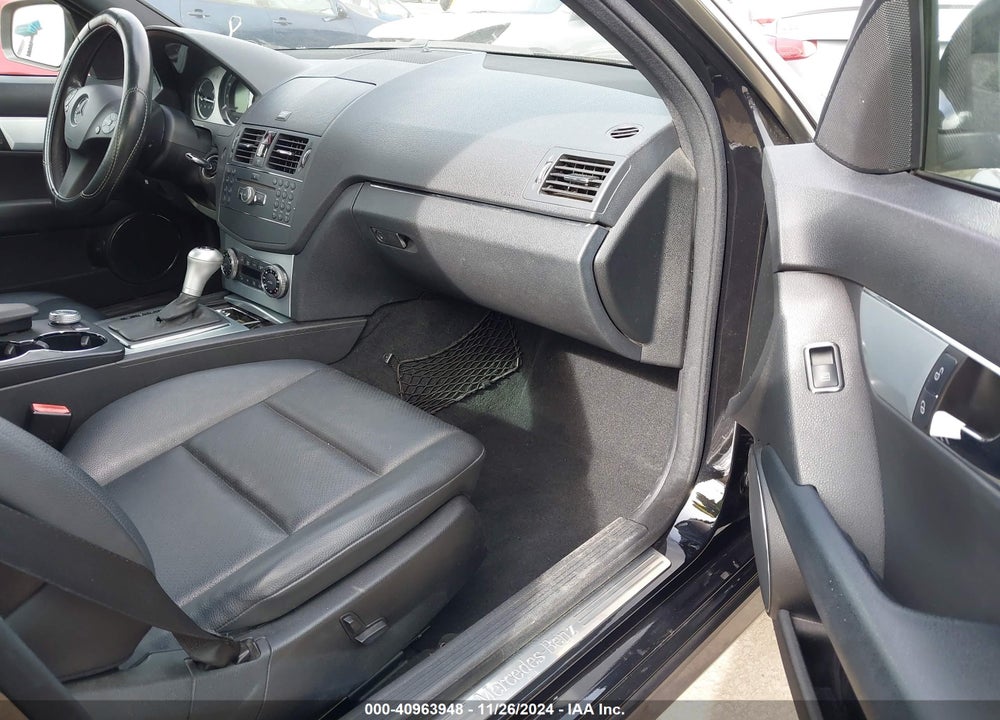 2008 MERCEDES-BENZ C 300 LUXURY/SPORT VIN: WDDGF54X28F119698