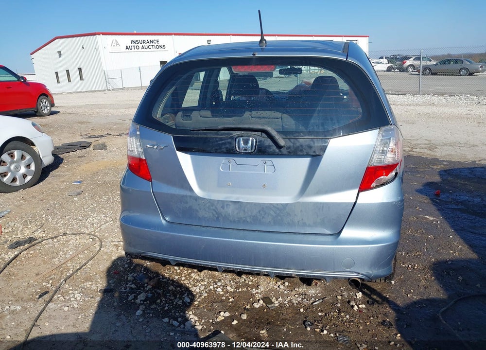 2011 HONDA FIT VIN: JHMGE8H34BC023861