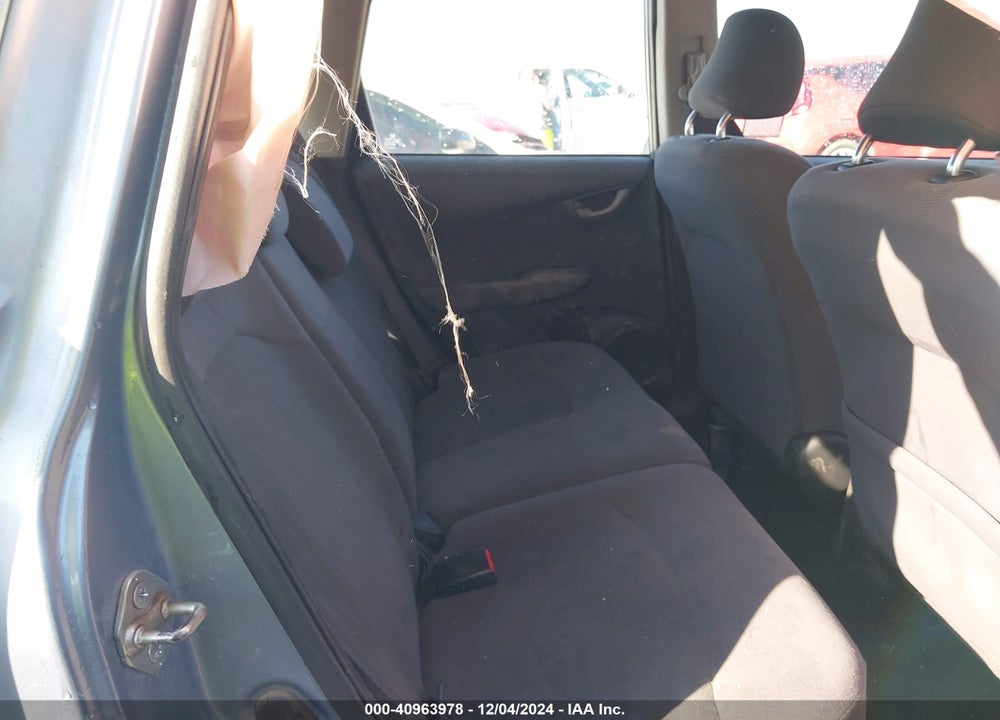 2011 HONDA FIT VIN: JHMGE8H34BC023861
