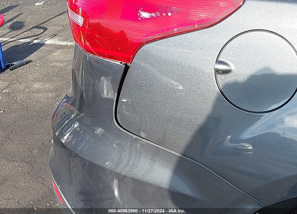 2015 FORD FOCUS SE VIN: 1FADP3F25FL353371