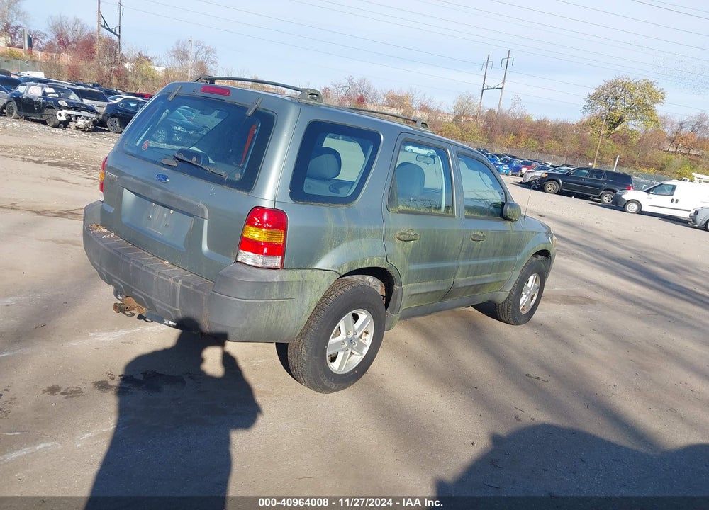 2005 FORD ESCAPE XLS VIN: 1FMYU92ZX5KC05792