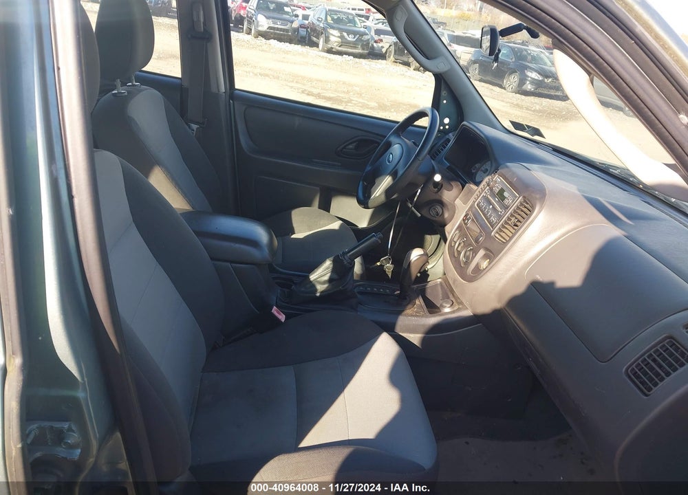 2005 FORD ESCAPE XLS VIN: 1FMYU92ZX5KC05792