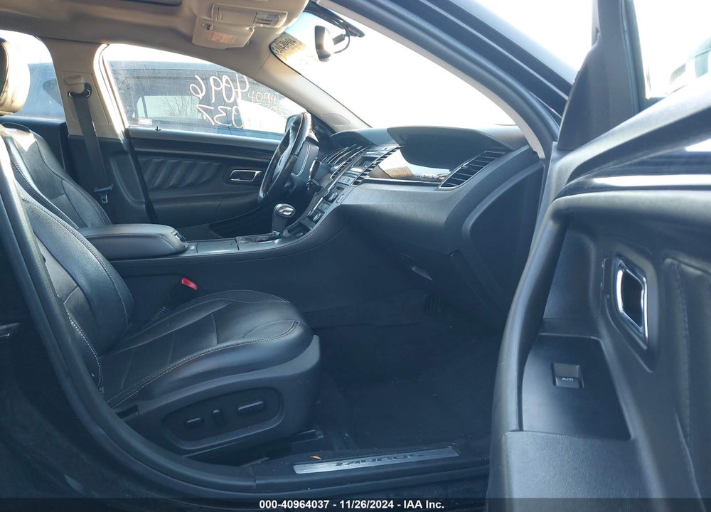 2010 FORD TAURUS LIMITED VIN: 1FAHP2FW0AG161131