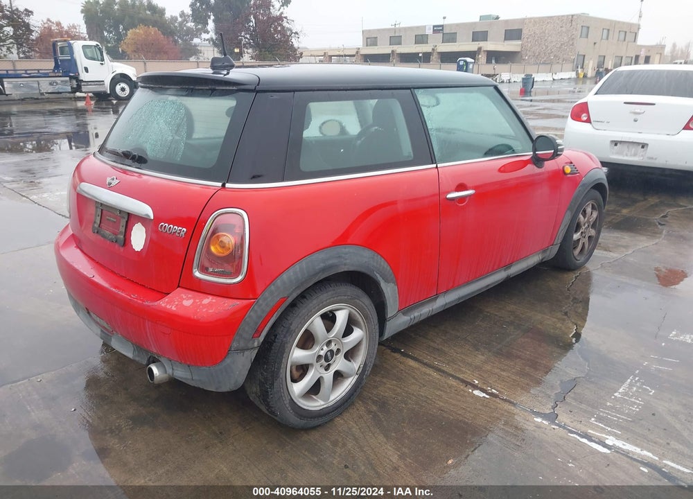 2009 MINI COOPER VIN: WMWMF33539TU73442