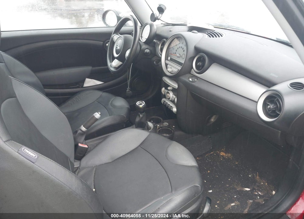 2009 MINI COOPER VIN: WMWMF33539TU73442