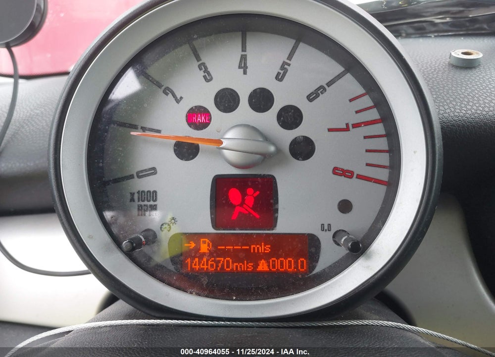 2009 MINI COOPER VIN: WMWMF33539TU73442