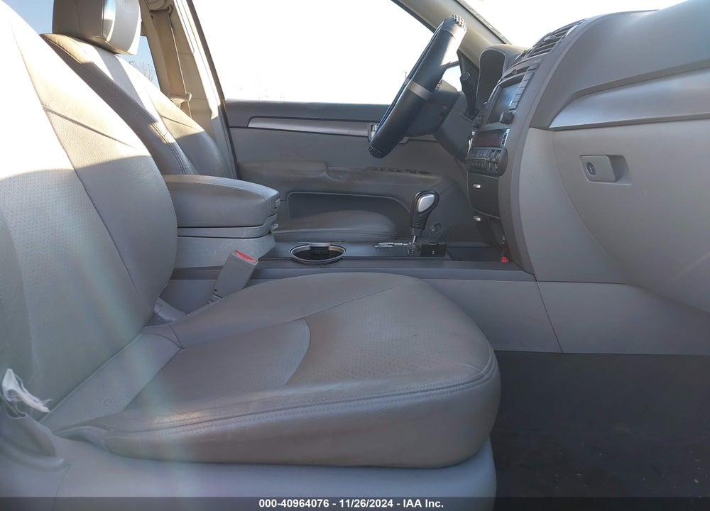 2009 KIA BORREGO EX V6 VIN: KNDJH741X95017266