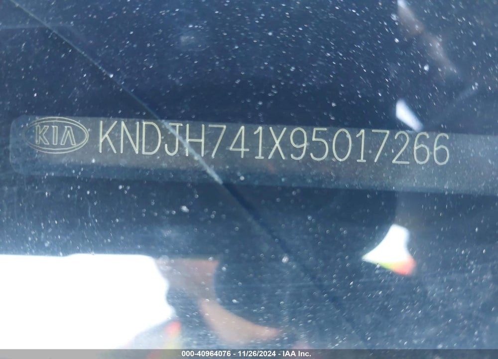 2009 KIA BORREGO EX V6 VIN: KNDJH741X95017266