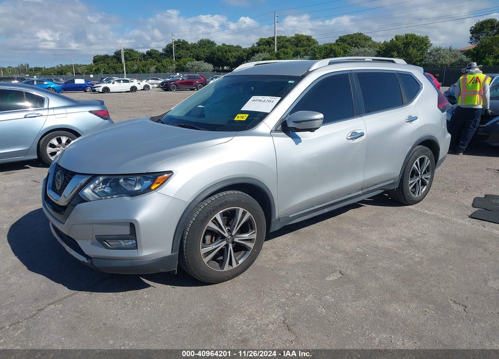 2018 NISSAN ROGUE SL VIN: 5N1AT2MTXJC738170