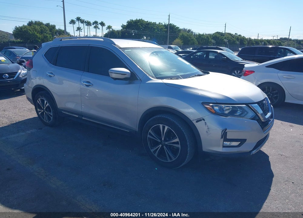2018 NISSAN ROGUE SL VIN: 5N1AT2MTXJC738170