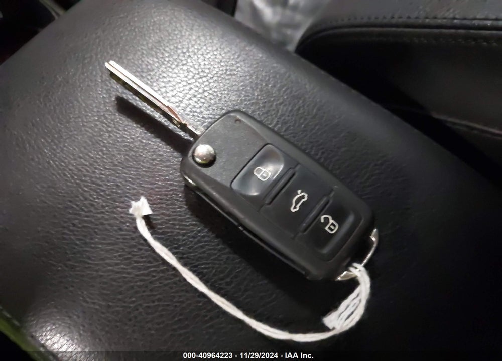 2010 VOLKSWAGEN GTI VIN: WVWHV7AJ1AW389007