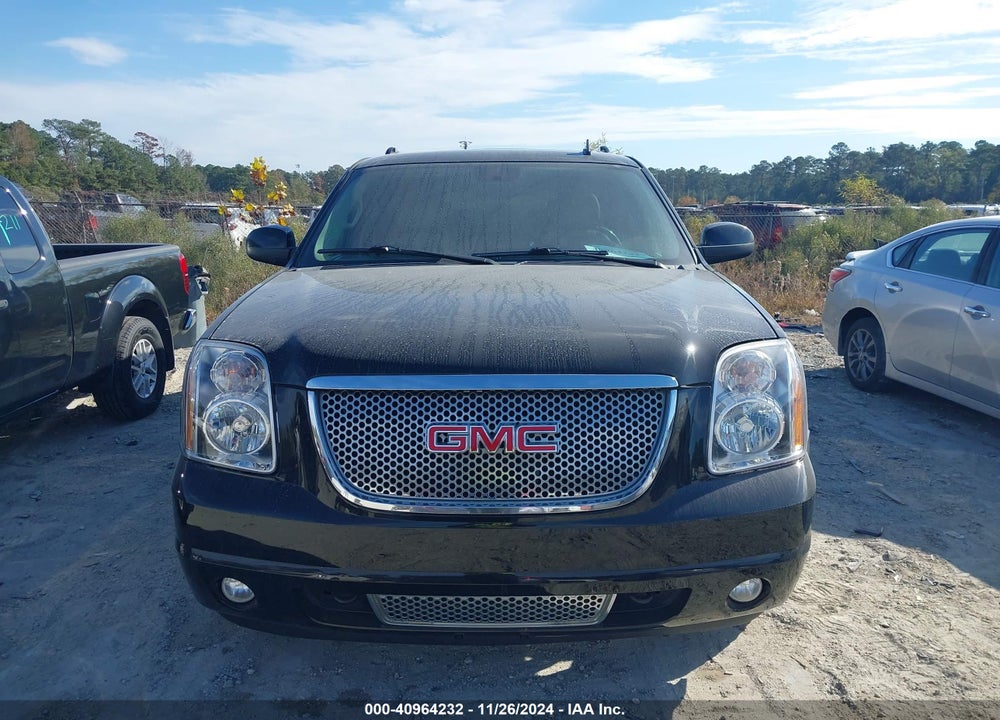 2010 GMC YUKON XL 1500 DENALI VIN: 1GKUKMEF7AR149622