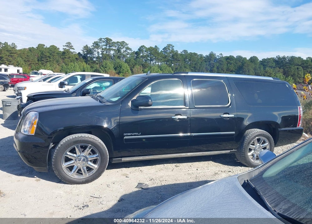 2010 GMC YUKON XL 1500 DENALI VIN: 1GKUKMEF7AR149622