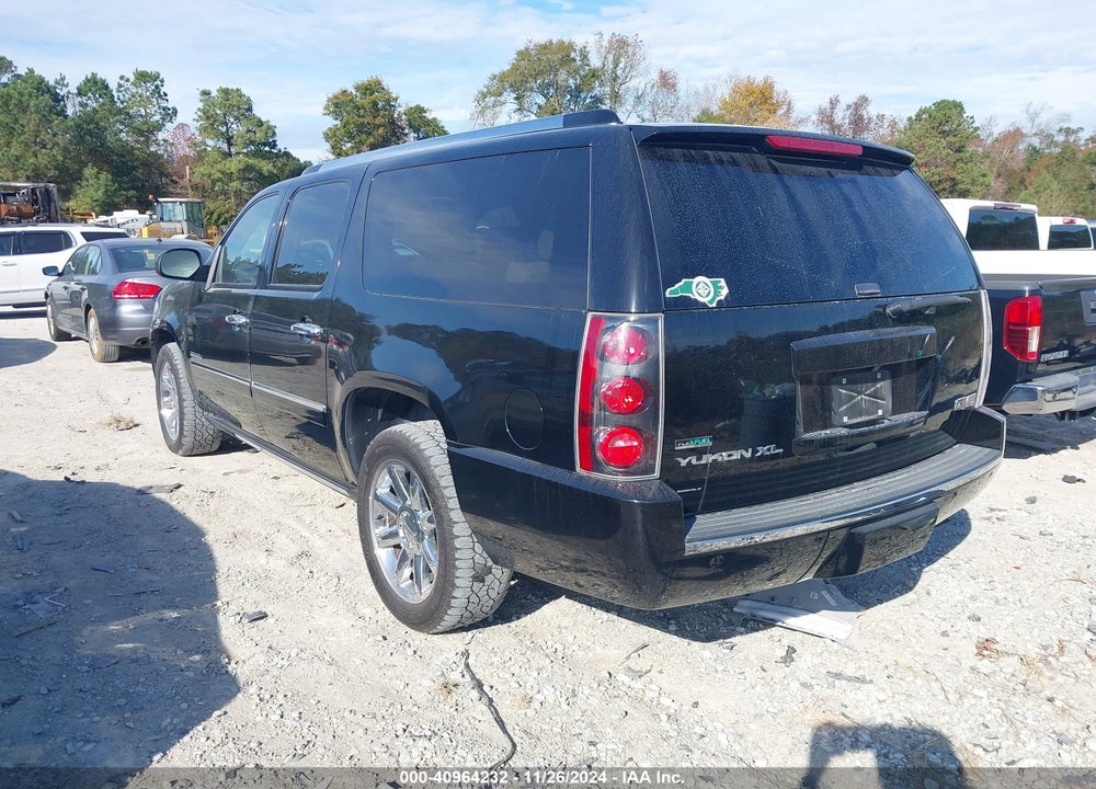 2010 GMC YUKON XL 1500 DENALI VIN: 1GKUKMEF7AR149622