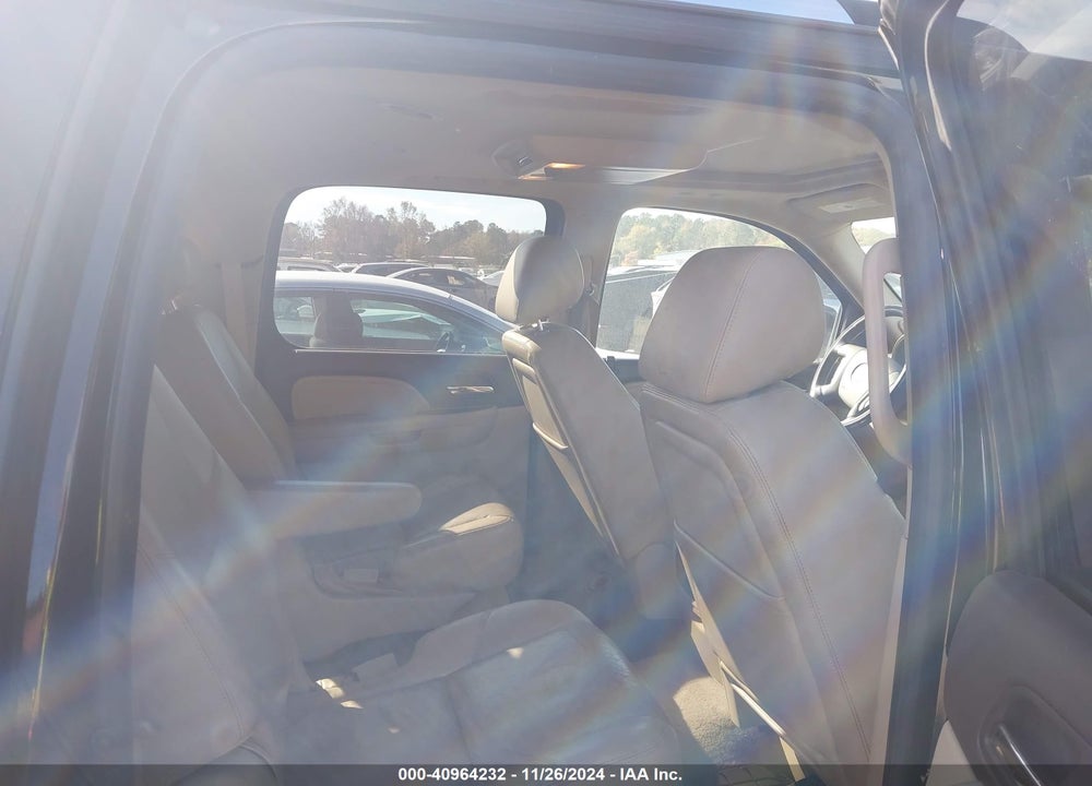 2010 GMC YUKON XL 1500 DENALI VIN: 1GKUKMEF7AR149622