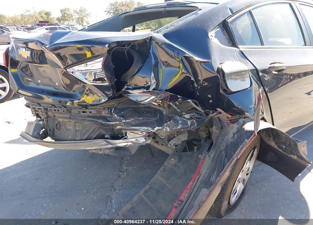 2019 CHEVROLET CRUZE LS VIN: 1G1BC5SM3K7120794