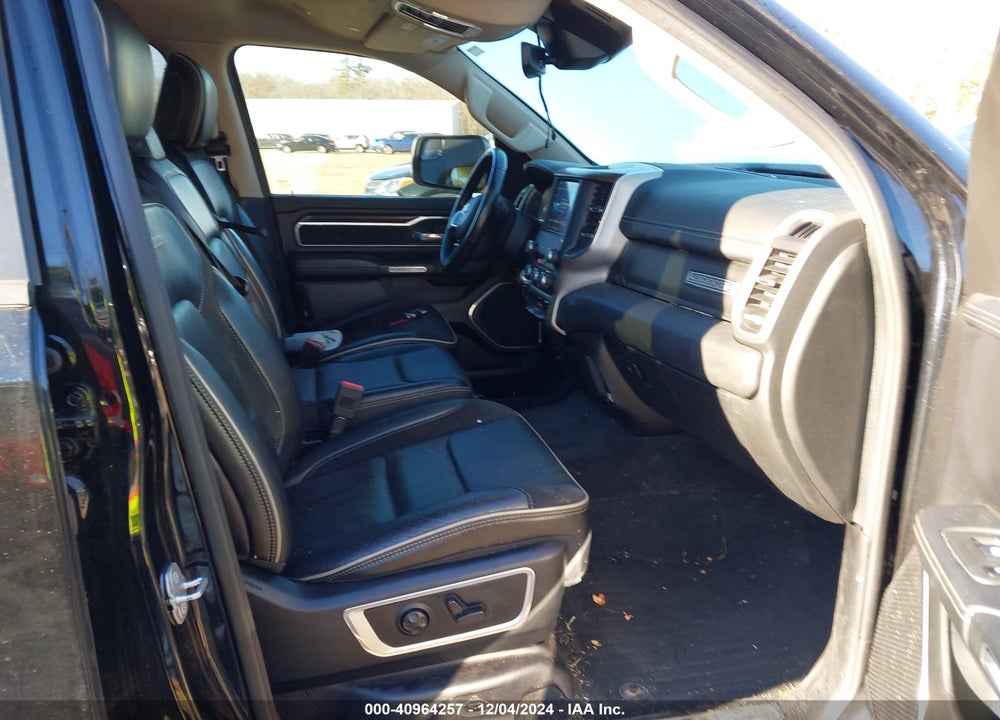 2021 RAM 1500 LAIE  4X4 5'7 BOX VIN: 1C6SRFJT5MN805874