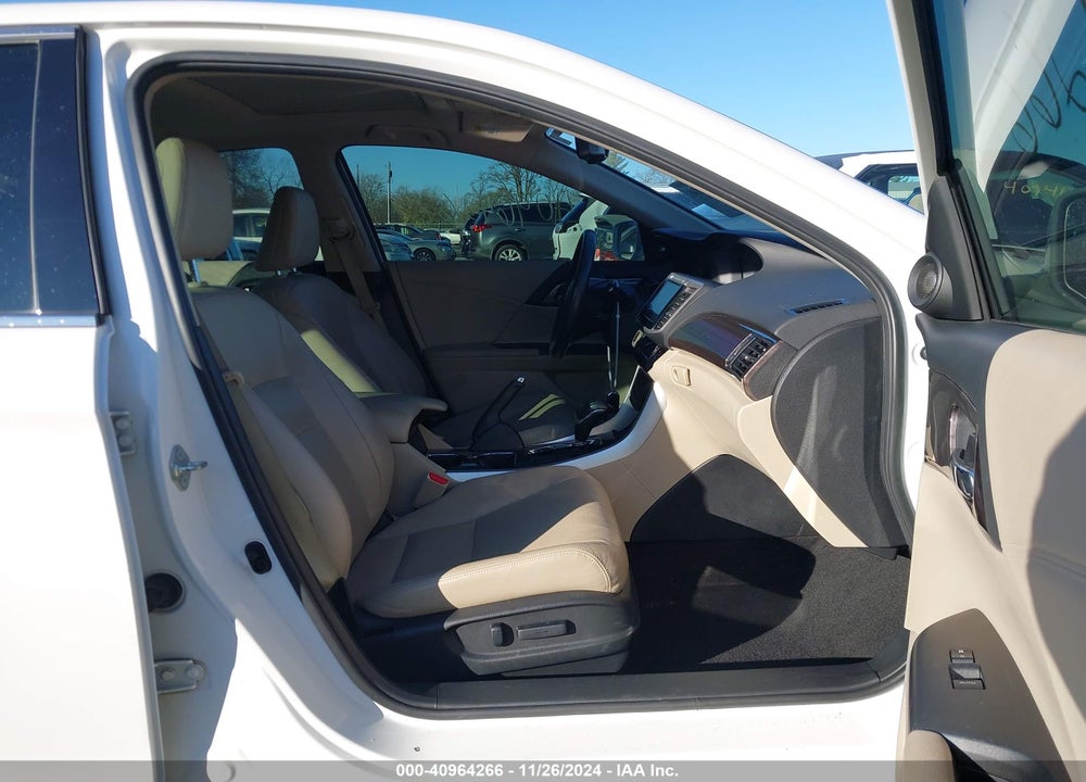 2017 HONDA ACCORD TOURING V6 VIN: 1HGCR3F91HA033073