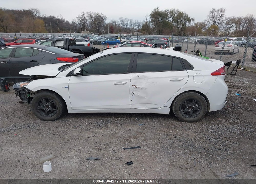 2017 HYUNDAI IONIQ HYBRID BLUE VIN: KMHC65LC0HU047737