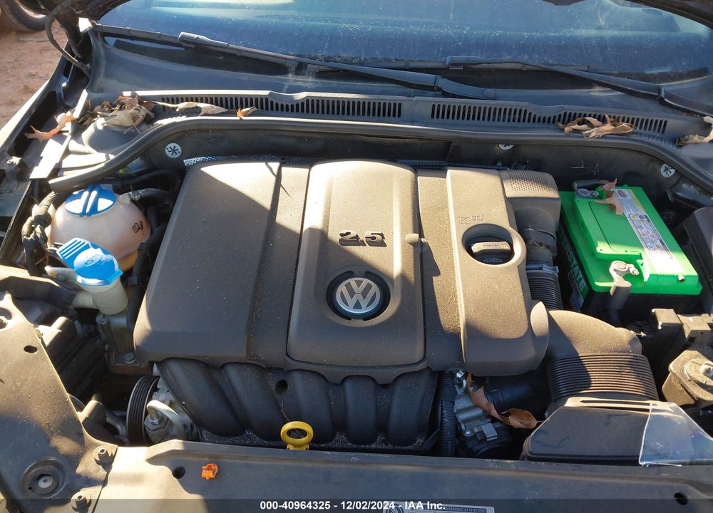 2011 VOLKSWAGEN JETTA 2.5L SE VIN: 3VWDX7AJXBM341271