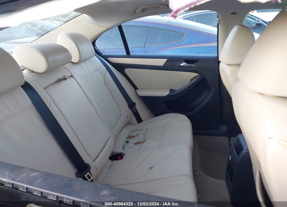 2011 VOLKSWAGEN JETTA 2.5L SE VIN: 3VWDX7AJXBM341271